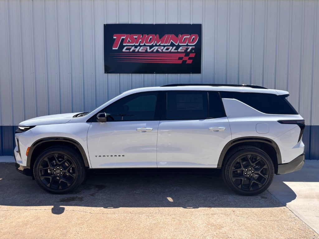 2026 Chevrolet Traverse RS in Polar White Tricoat — front three-quarter view